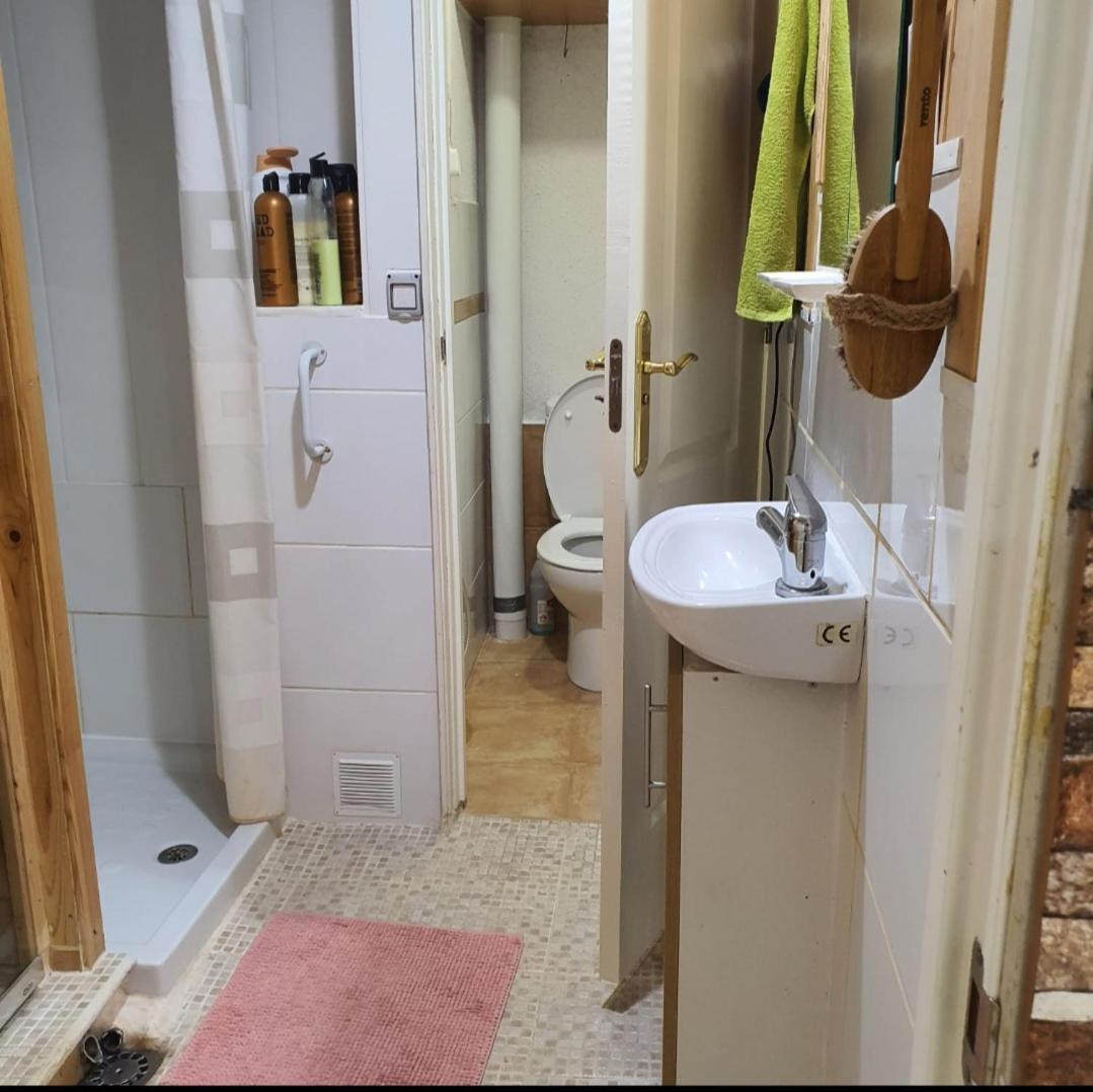 Cozy Rooms In Terraced House フエンヒロラ エクステリア 写真